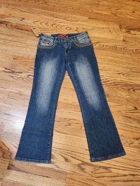 Vintage Style Women's Blue Denim Jeans with Embellished Pockets